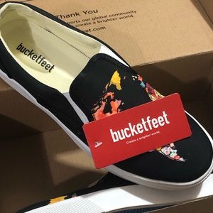 Women’s Size 8.5 Slip On Sneakers